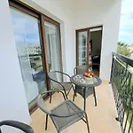 Elysia Apartamento Paralimni