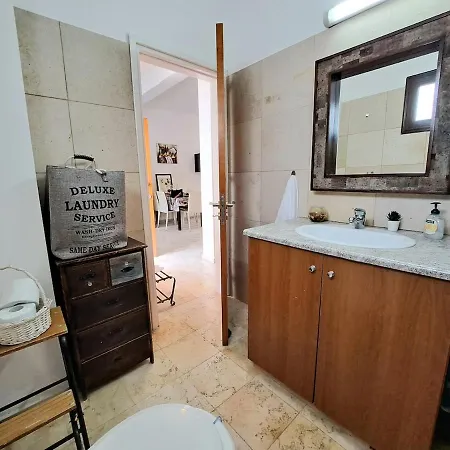 Elysia Paralimni