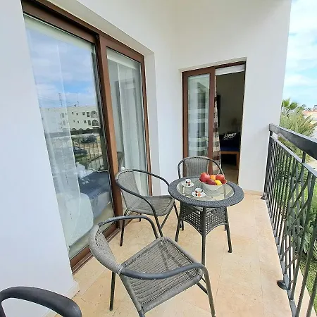 Elysia Apartamento Paralimni